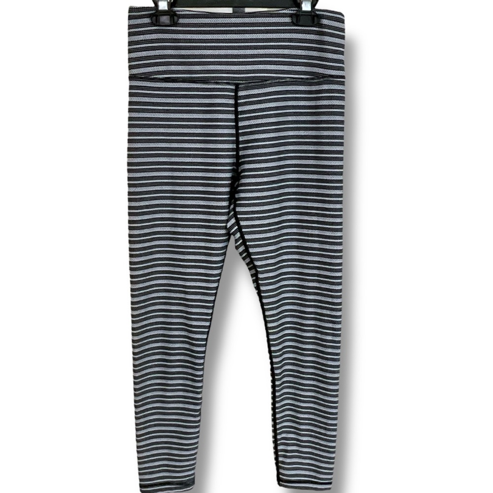 ZYIA Aztec Adrenaline Black and white Leggings Size 6-8